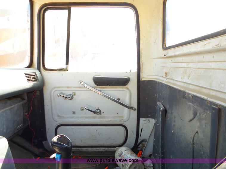 image for item L2019 1989 Ford LT8000 mixer truck