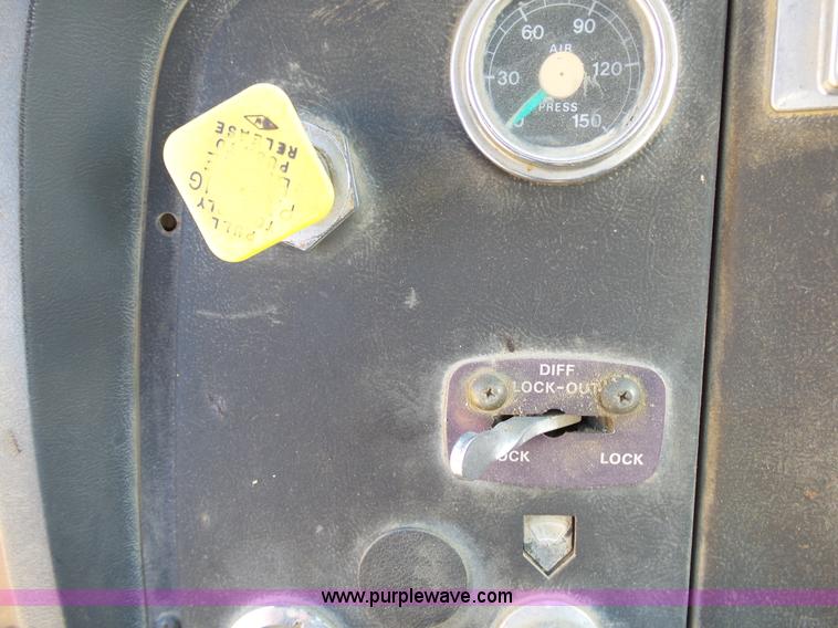 image for item L2019 1989 Ford LT8000 mixer truck