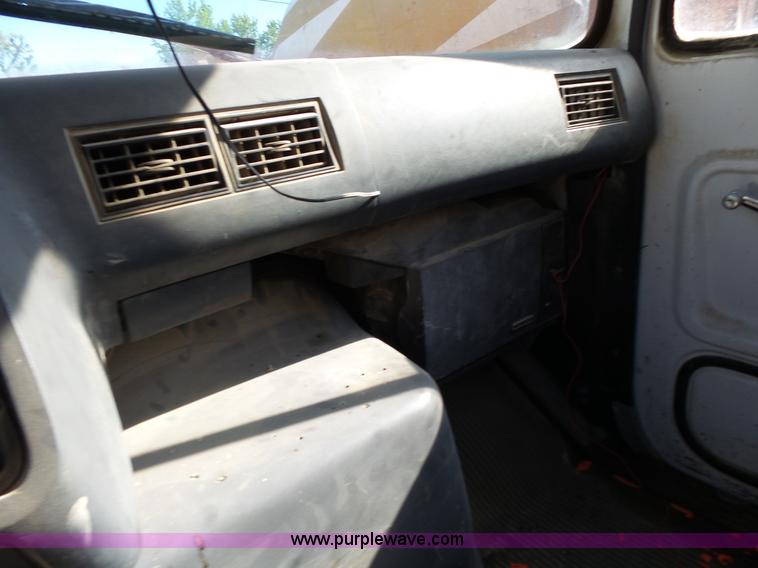 image for item L2019 1989 Ford LT8000 mixer truck