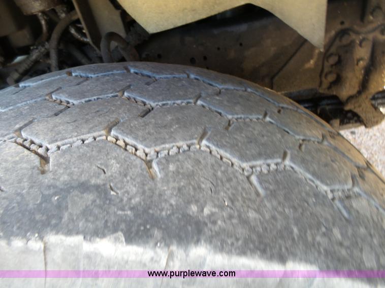 image for item L2020 1995 Ford LT9000 mixer truck