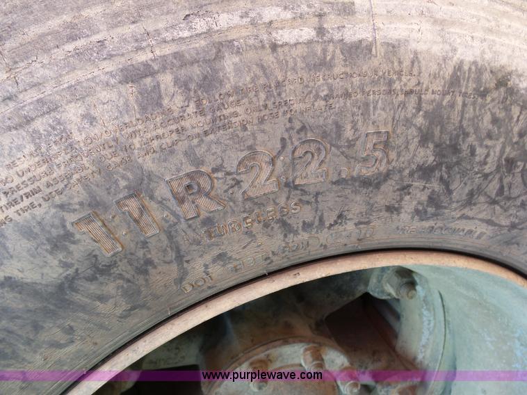 image for item L2020 1995 Ford LT9000 mixer truck