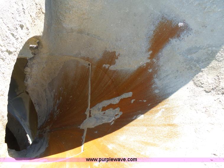 image for item L2020 1995 Ford LT9000 mixer truck