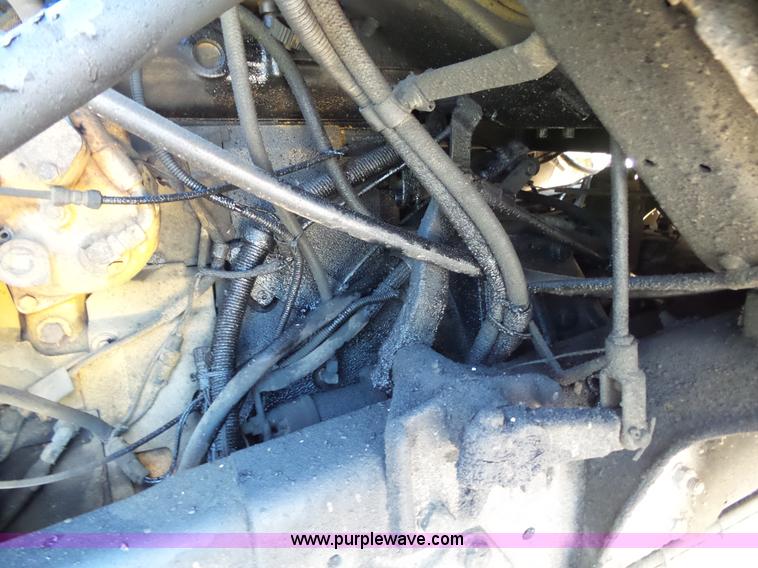 image for item L2020 1995 Ford LT9000 mixer truck