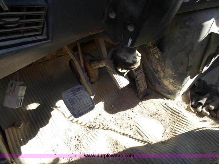 image for item L2020 1995 Ford LT9000 mixer truck