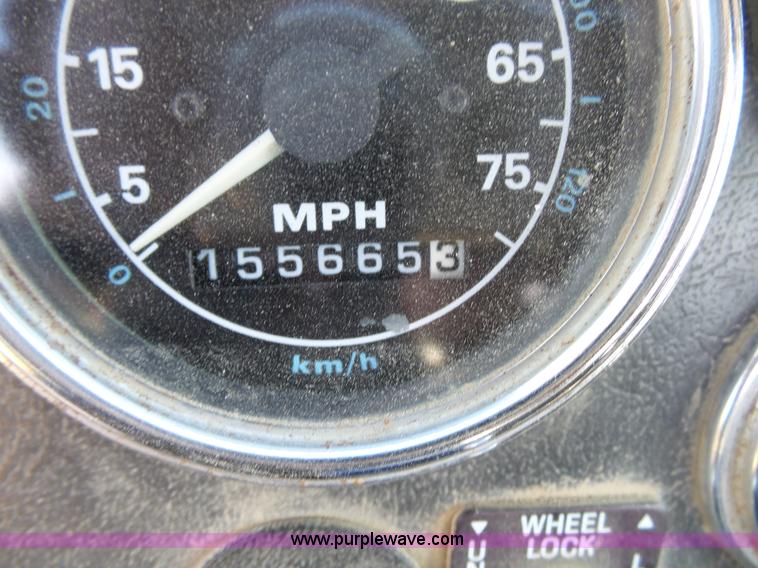 image for item L2020 1995 Ford LT9000 mixer truck