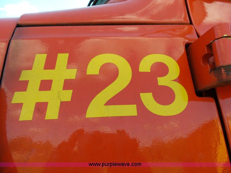 image for item L2020 1995 Ford LT9000 mixer truck