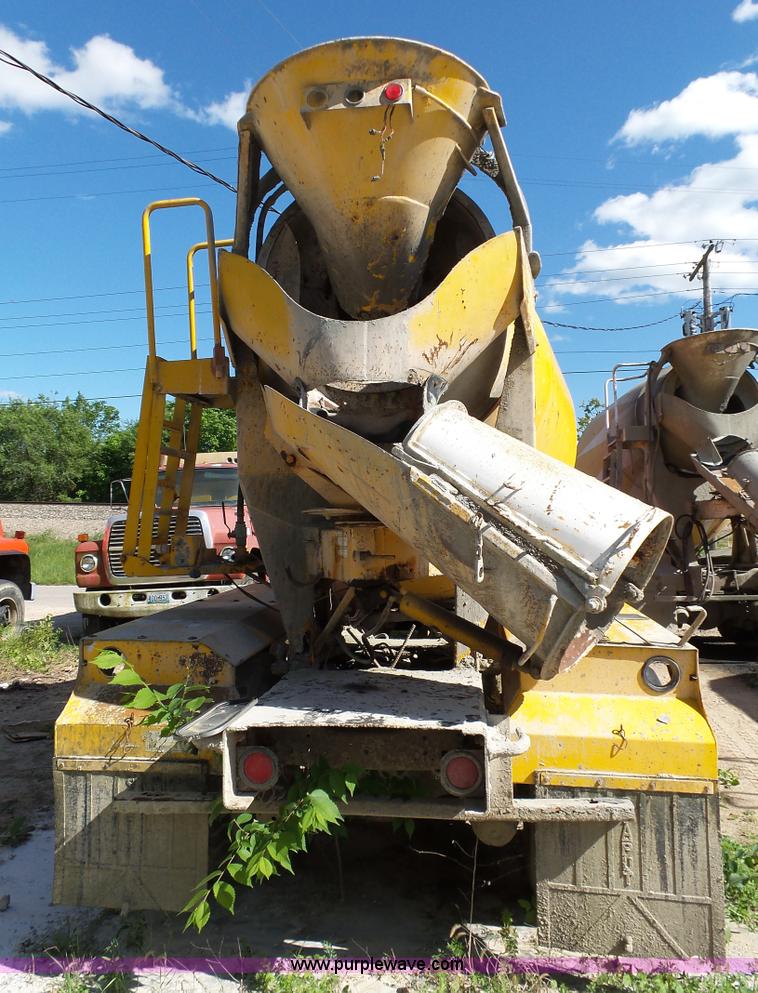 image for item L2021 1994 Ford LT8000 mixer truck