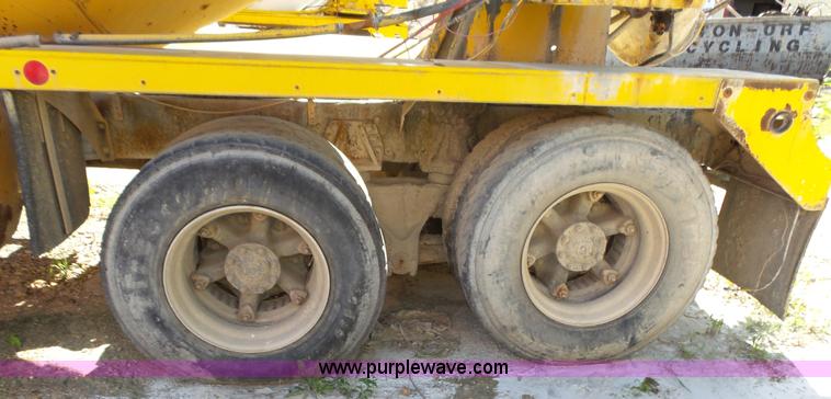 image for item L2021 1994 Ford LT8000 mixer truck