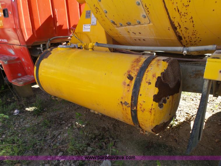 image for item L2021 1994 Ford LT8000 mixer truck