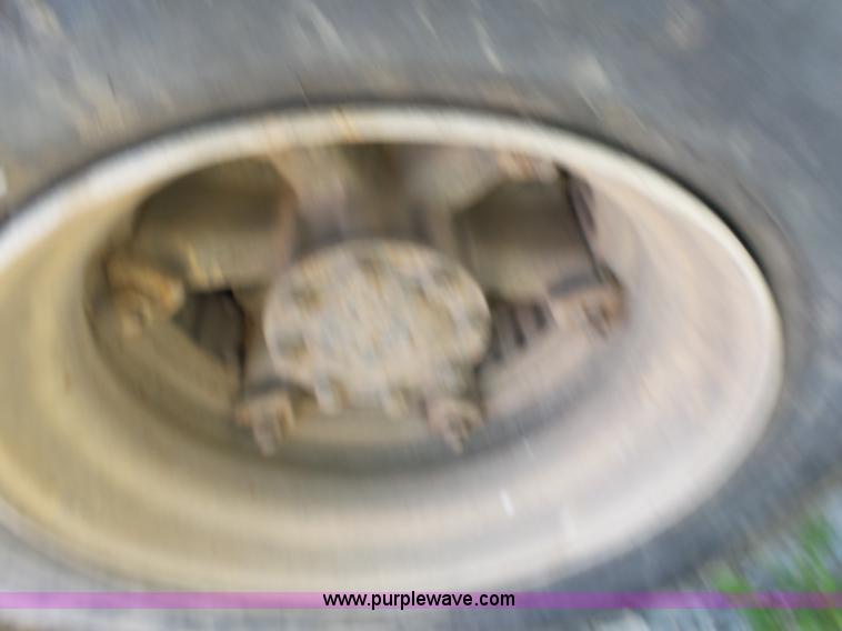 image for item L2021 1994 Ford LT8000 mixer truck