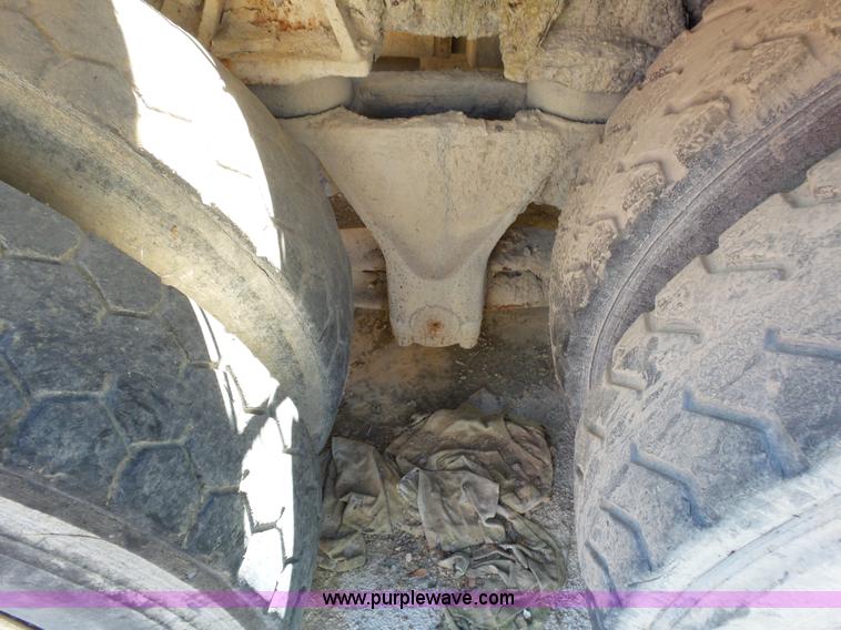 image for item L2021 1994 Ford LT8000 mixer truck