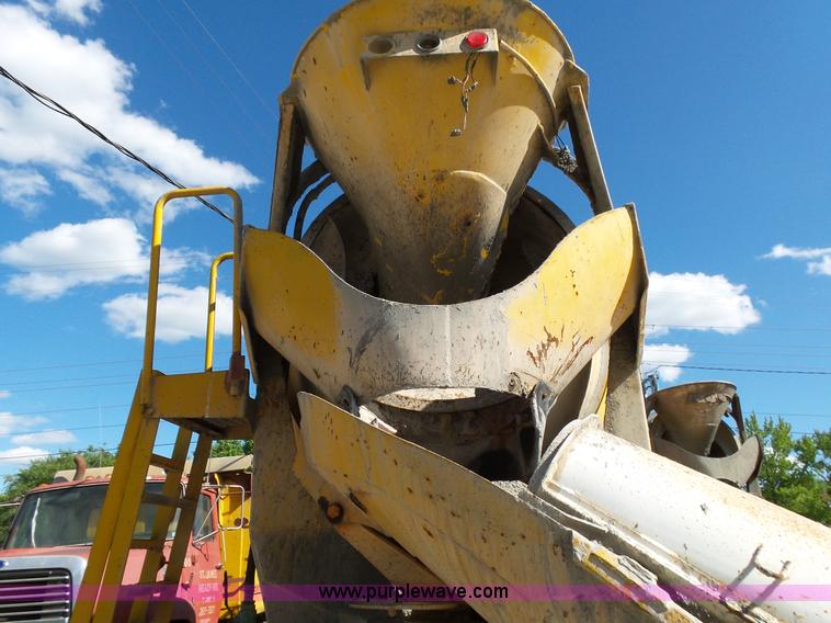 image for item L2021 1994 Ford LT8000 mixer truck