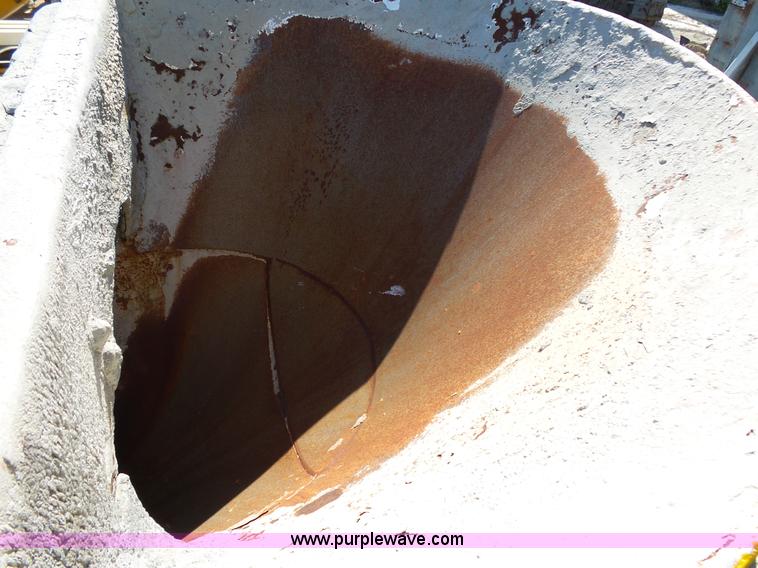 image for item L2021 1994 Ford LT8000 mixer truck