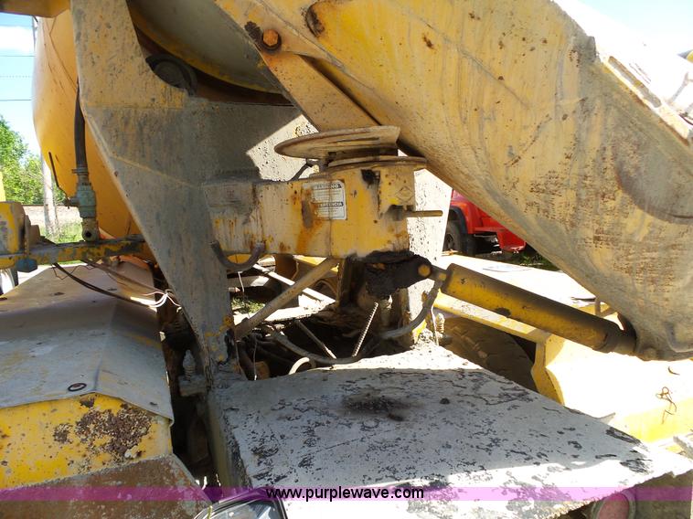 image for item L2021 1994 Ford LT8000 mixer truck