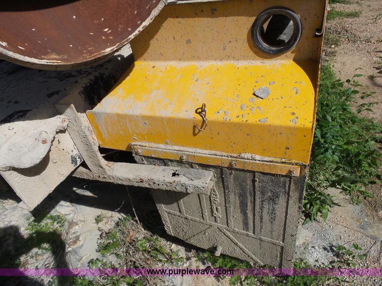 image for item L2021 1994 Ford LT8000 mixer truck