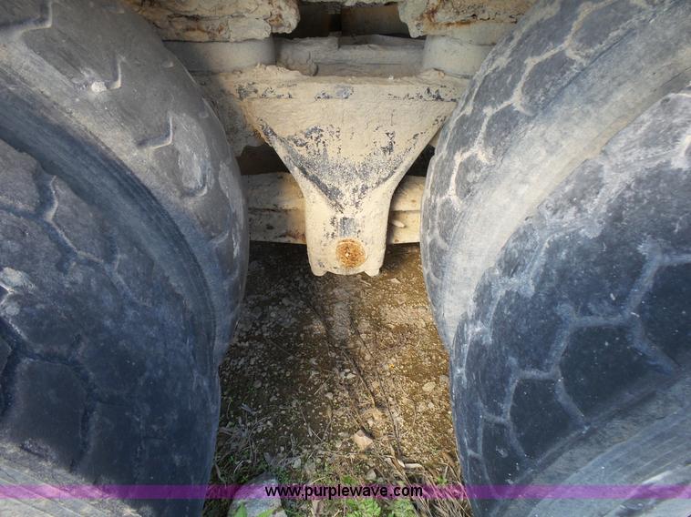 image for item L2021 1994 Ford LT8000 mixer truck