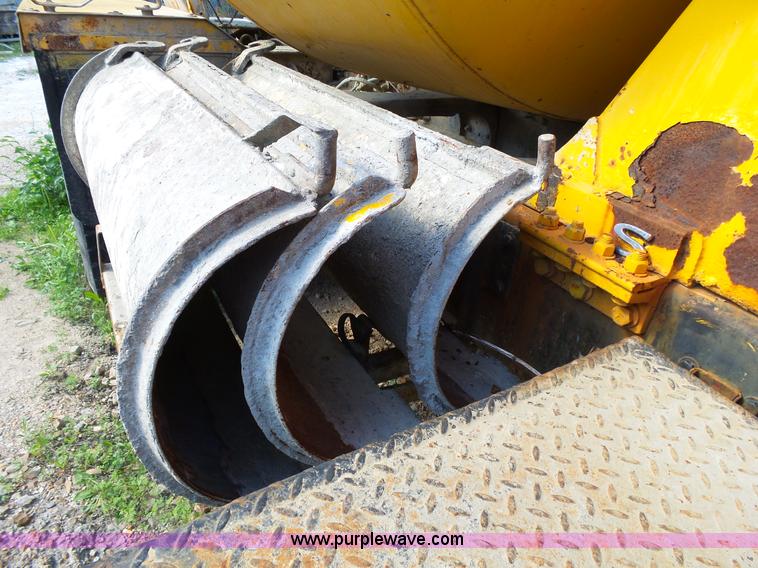 image for item L2021 1994 Ford LT8000 mixer truck