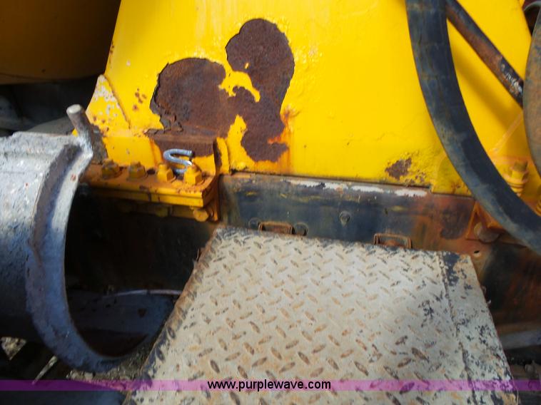 image for item L2021 1994 Ford LT8000 mixer truck