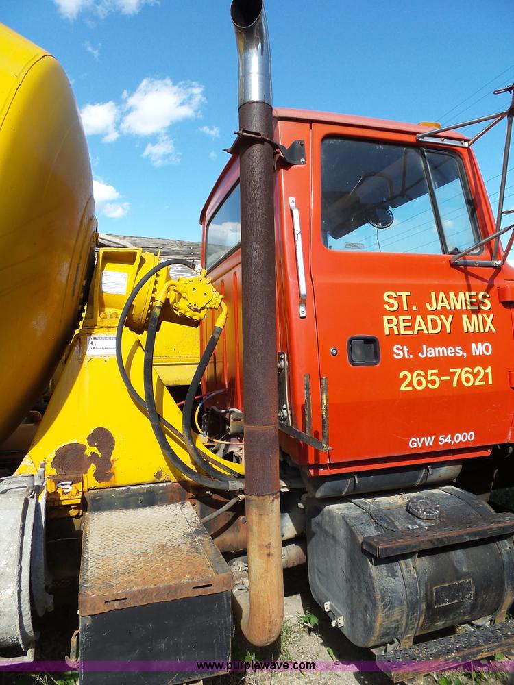 image for item L2021 1994 Ford LT8000 mixer truck