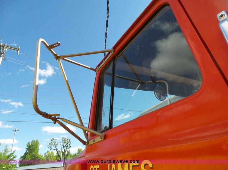 image for item L2021 1994 Ford LT8000 mixer truck