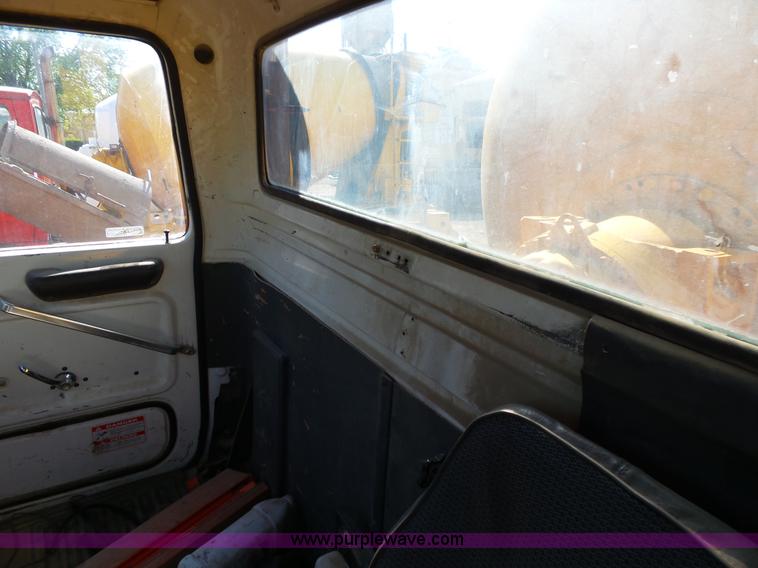 image for item L2021 1994 Ford LT8000 mixer truck