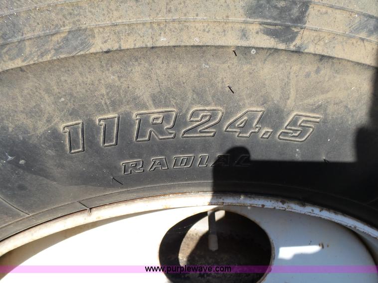 image for item L2022 1985 Ford LT9000 dump truck