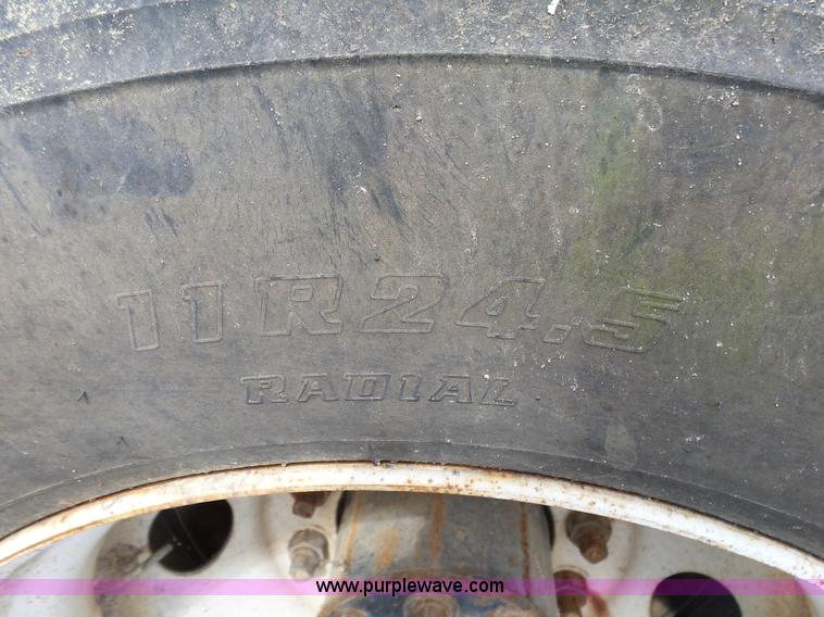 image for item L2022 1985 Ford LT9000 dump truck