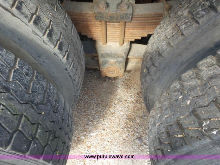 image for item L2022 1985 Ford LT9000 dump truck