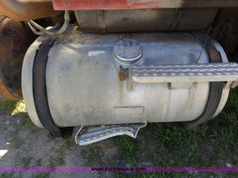 image for item L2022 1985 Ford LT9000 dump truck