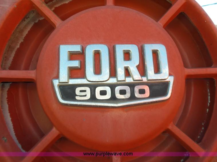 image for item L2022 1985 Ford LT9000 dump truck