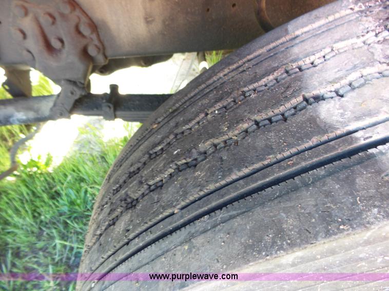 image for item L2022 1985 Ford LT9000 dump truck