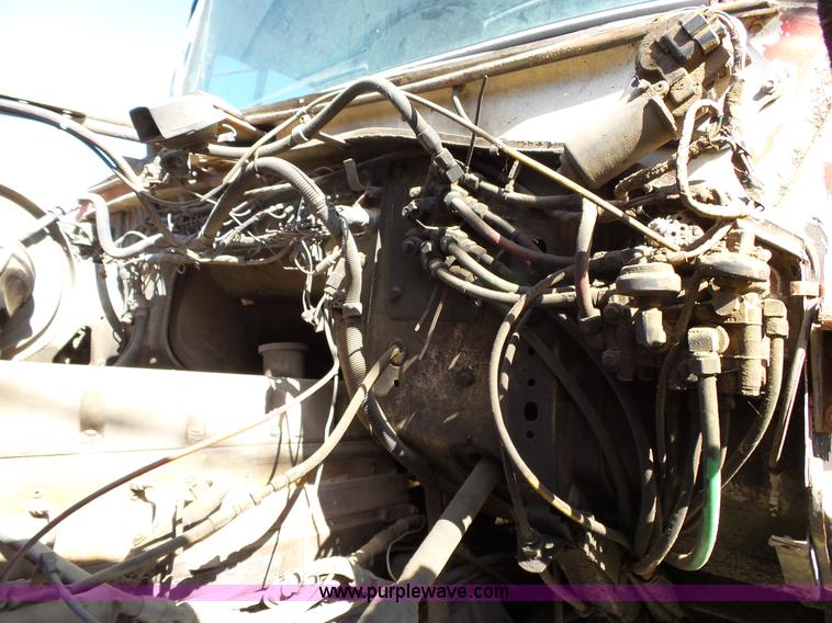 image for item L2022 1985 Ford LT9000 dump truck