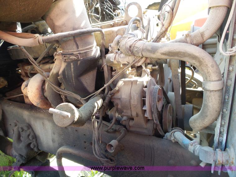 image for item L2022 1985 Ford LT9000 dump truck