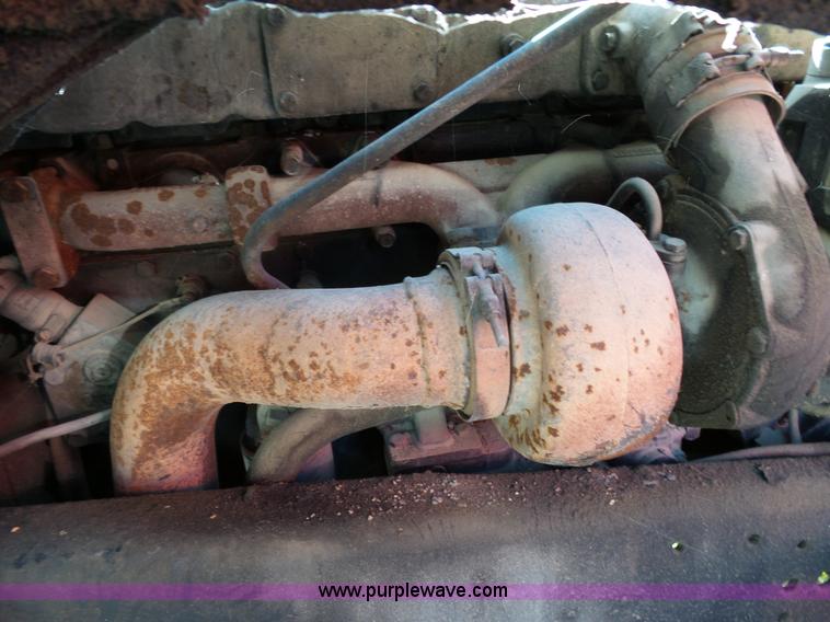 image for item L2022 1985 Ford LT9000 dump truck