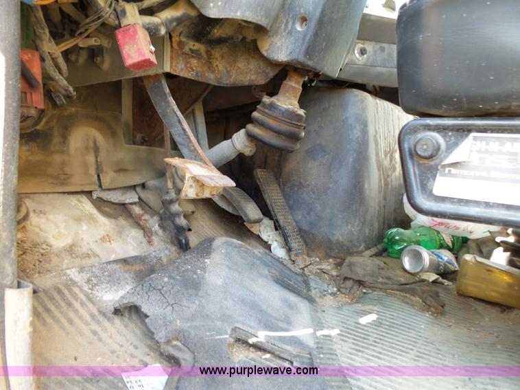 image for item L2022 1985 Ford LT9000 dump truck