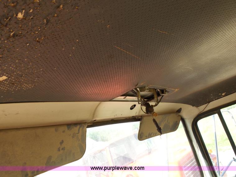 image for item L2022 1985 Ford LT9000 dump truck