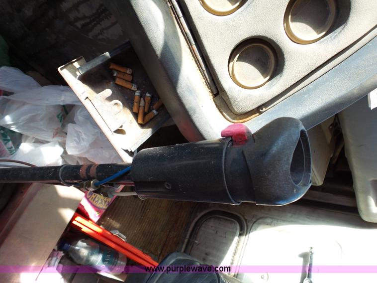 image for item L2022 1985 Ford LT9000 dump truck