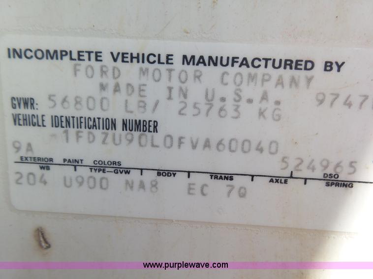 image for item L2022 1985 Ford LT9000 dump truck