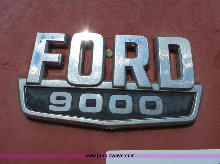 image for item L2022 1985 Ford LT9000 dump truck