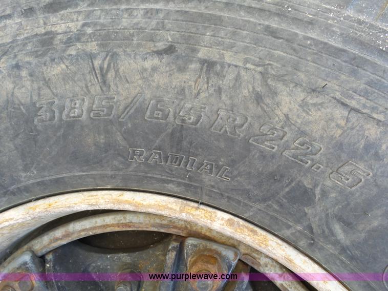 image for item L2023 1995 Ford LT9000 mixer truck