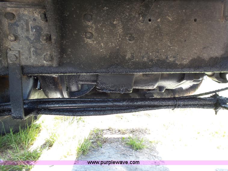 image for item L2023 1995 Ford LT9000 mixer truck