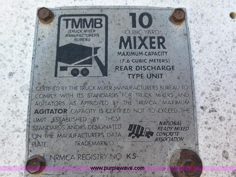 image for item L2023 1995 Ford LT9000 mixer truck