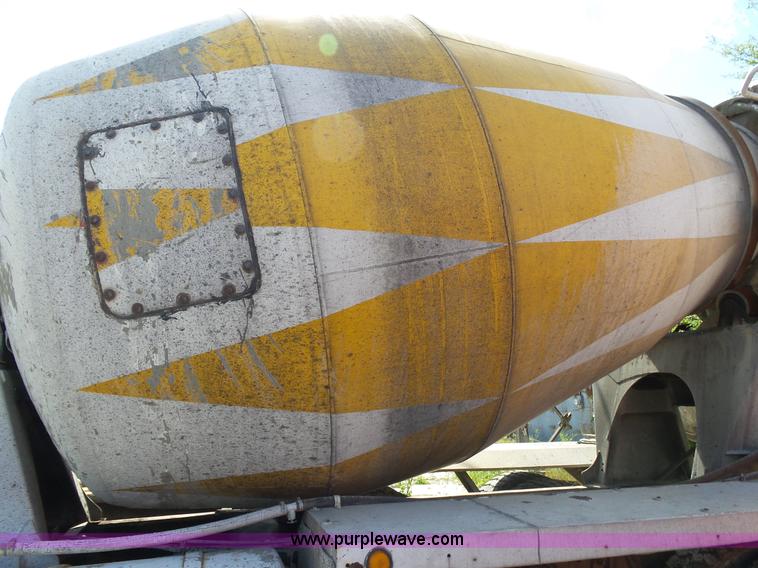 image for item L2023 1995 Ford LT9000 mixer truck