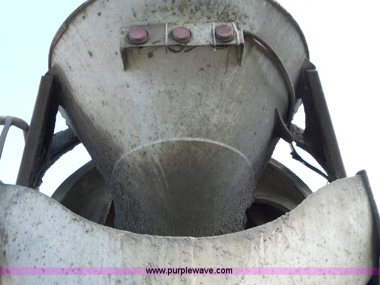 image for item L2023 1995 Ford LT9000 mixer truck