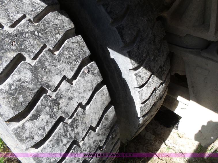 image for item L2023 1995 Ford LT9000 mixer truck