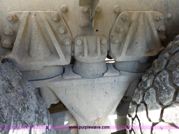 image for item L2023 1995 Ford LT9000 mixer truck