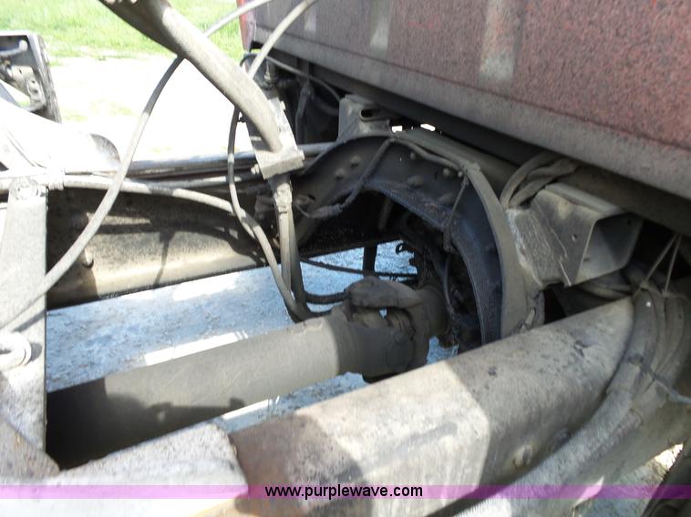 image for item L2023 1995 Ford LT9000 mixer truck