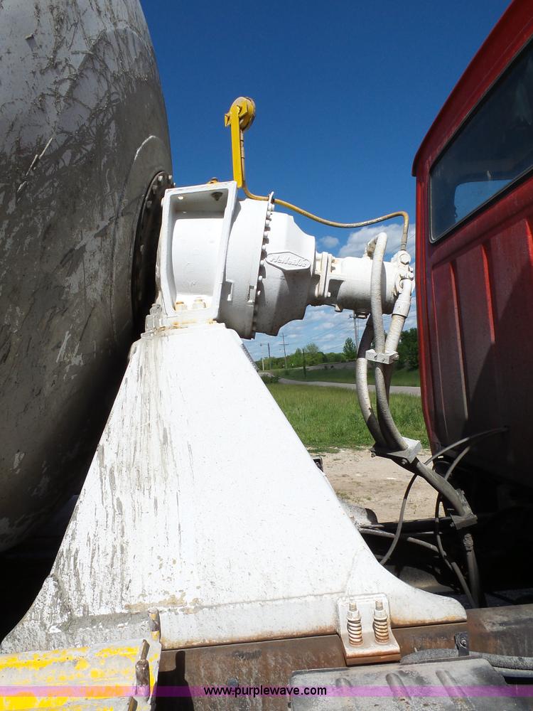 image for item L2023 1995 Ford LT9000 mixer truck