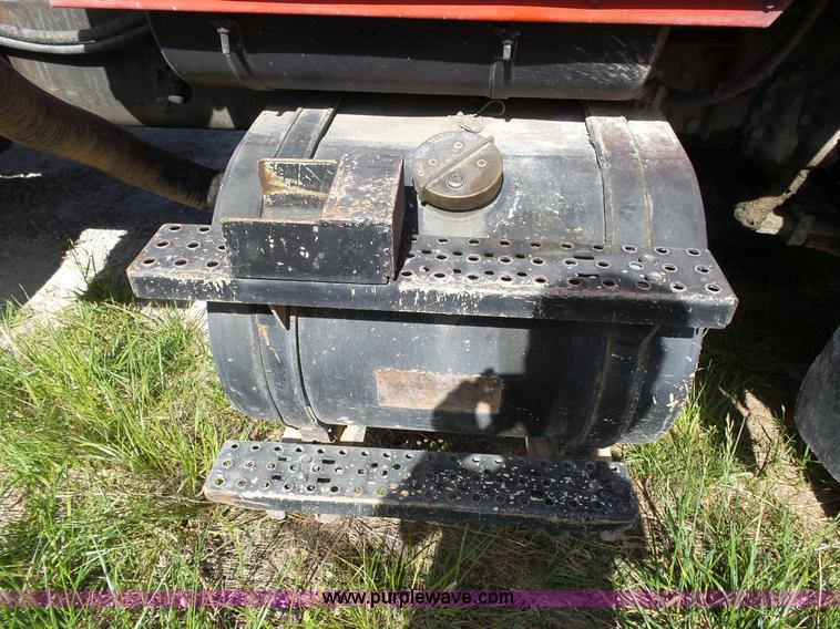 image for item L2023 1995 Ford LT9000 mixer truck