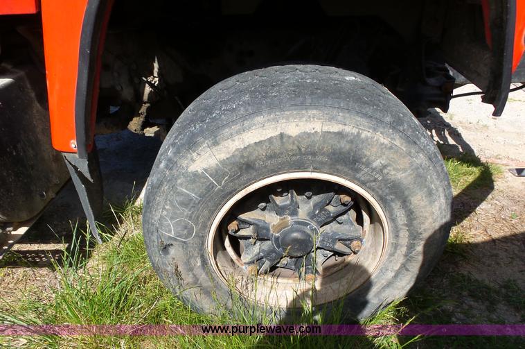 image for item L2023 1995 Ford LT9000 mixer truck